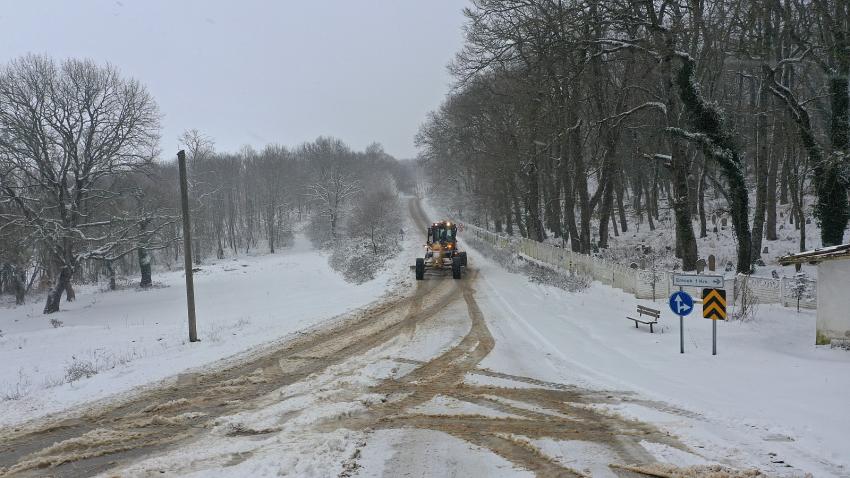 Büyükşehir 13 ilçede 150 mahalle ve grup yolunu açtı