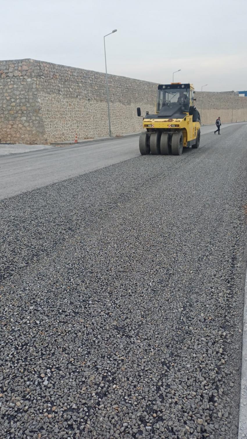Organize Sanayi Bölgesi’nde yollara Büyükşehir dokunuşu