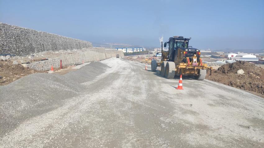 Organize Sanayi Bölgesi’nde yollara Büyükşehir dokunuşu