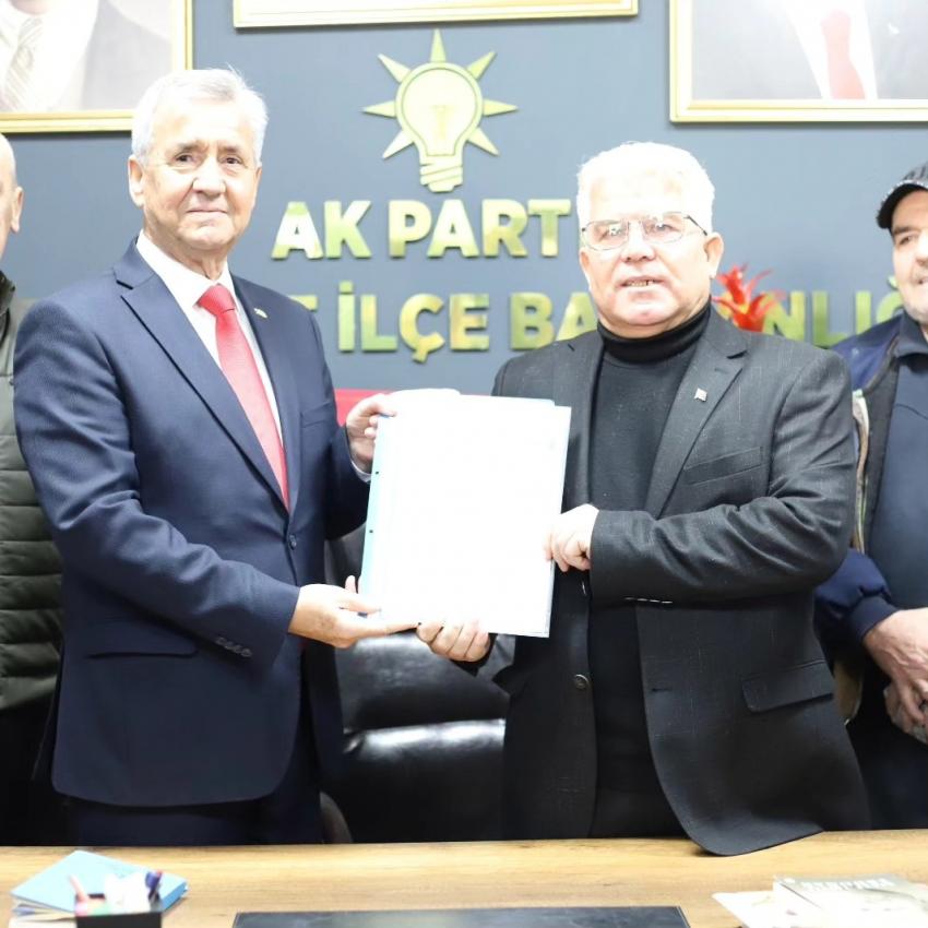 CEMAL AKKILIÇ BURHANİYE BELEDİYE BAŞKAN A.ADAYLIK DOSYASINI TESLİM ETTİ