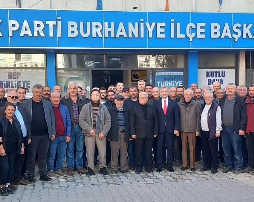 CEMAL AKKILIÇ BURHANİYE BELEDİYE BAŞKAN A.ADAYLIK DOSYASINI TESLİM ETTİ