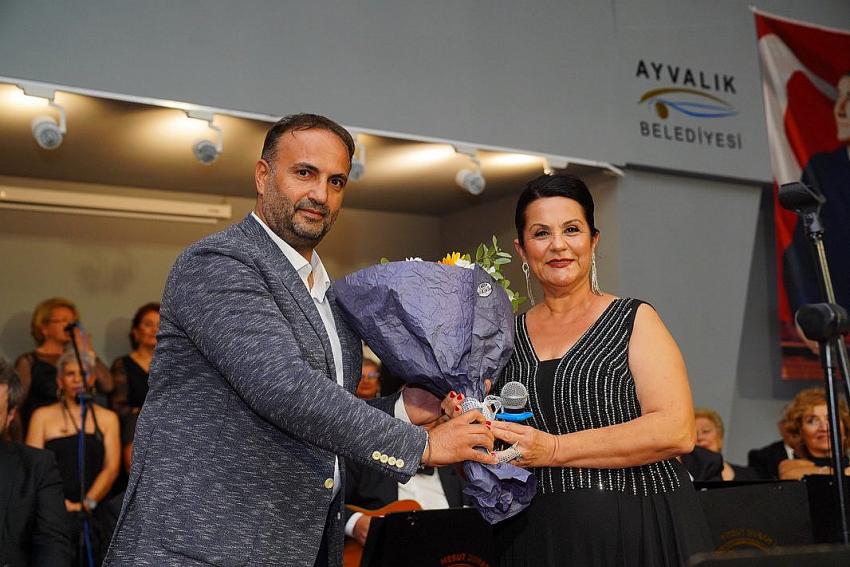 AYVALIK’TA MESUT DURAN MÜZİK DERNEĞİ’NDEN CUMHURİYET KONSERİ