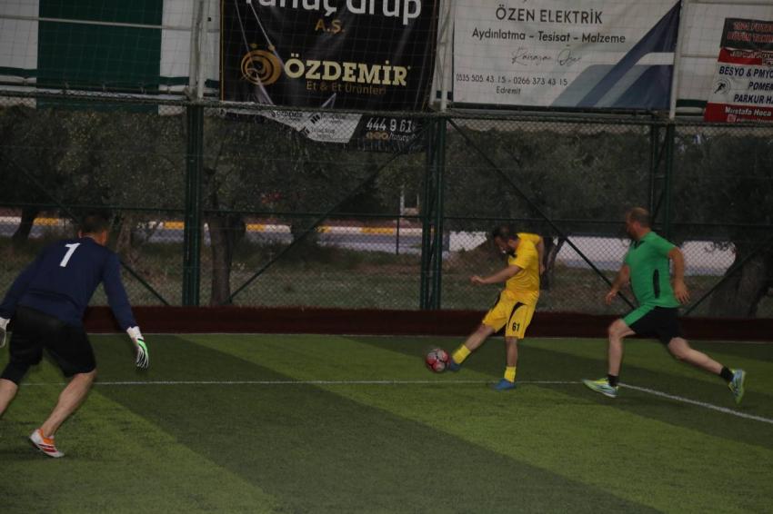 EDREMİT’TE CUMHURİYET KUPASI TURNUVASI BAŞLADI