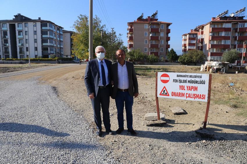 CUMHURİYET MAHALLESİ YOL YAPIM ÇALIŞMALARI DEVAM EDİYOR