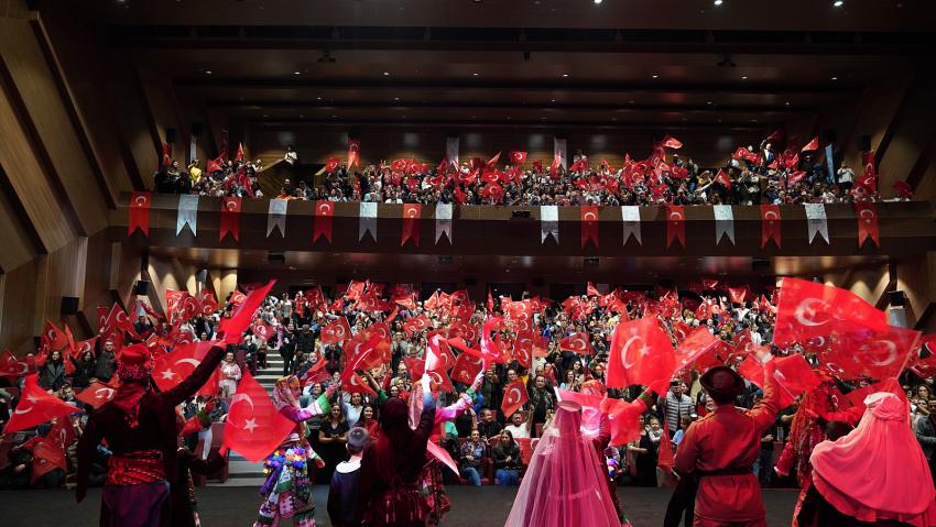Cumhuriyet’in 101. yılında zaferin dansı sahnelendi
