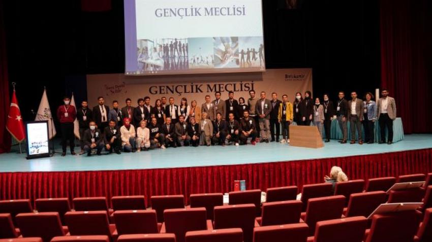 --- Gençlik Meclisi Başkanı Kerim Gülgönül --- Gençlik Meclisi başkanını seçti