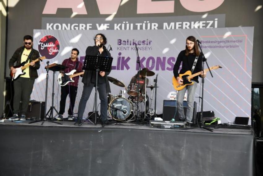 --- Gençlik Meclisi Başkanı Kerim Gülgönül --- Gençlik Meclisi başkanını seçti