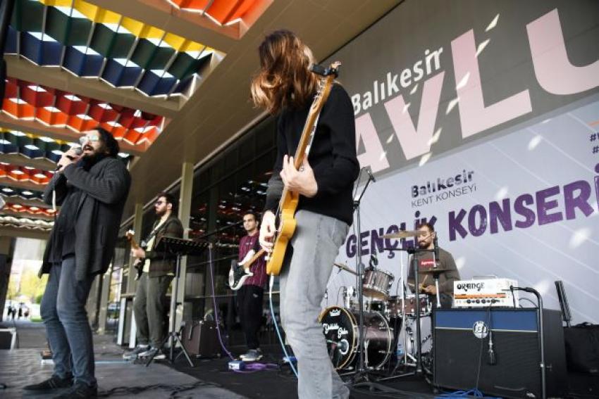 --- Gençlik Meclisi Başkanı Kerim Gülgönül --- Gençlik Meclisi başkanını seçti