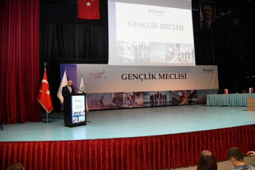 --- Gençlik Meclisi Başkanı Kerim Gülgönül --- Gençlik Meclisi başkanını seçti