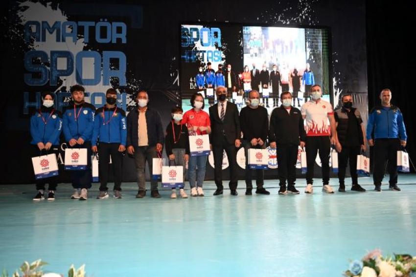 Başarılı sporcular ile Sporun Enleri ödüllendirildi  Başkan Yılmaz: Sizi hep destekleyeceğiz