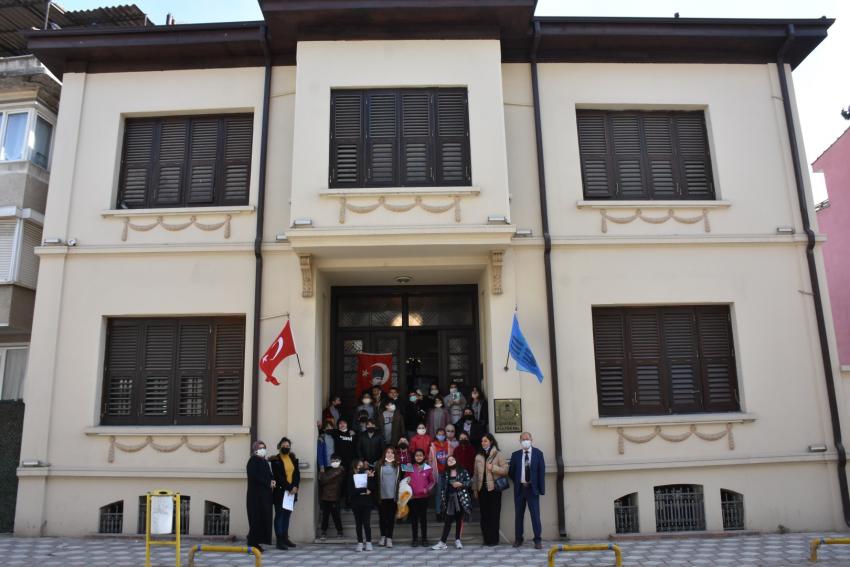10 KASIM’DA ATATÜRK EVİ’NE ZİYARETÇİ AKINI