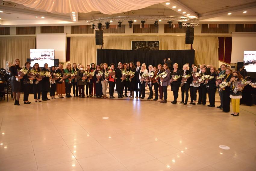 BAŞKAN YILMAZ “VAZIFEMIZ     MILLETIN YALNIZ KALMAMASIDIR”  ---BAŞKAN YILMAZ “HER BIR      MUHTARLA GÖNLÜMÜZ BIR”