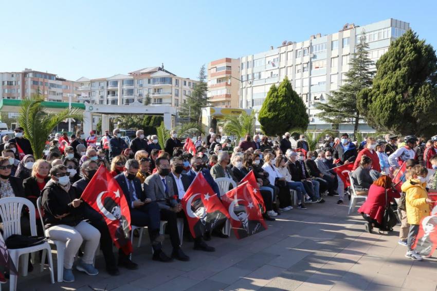 EDREMİT’TE 29 EKİM CUMHURİYET BAYRAMI COŞKUYLA KUTLANDI