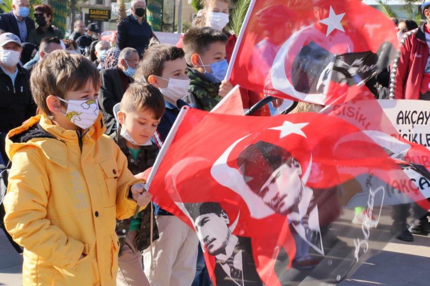 EDREMİT’TE 29 EKİM CUMHURİYET BAYRAMI COŞKUYLA KUTLANDI