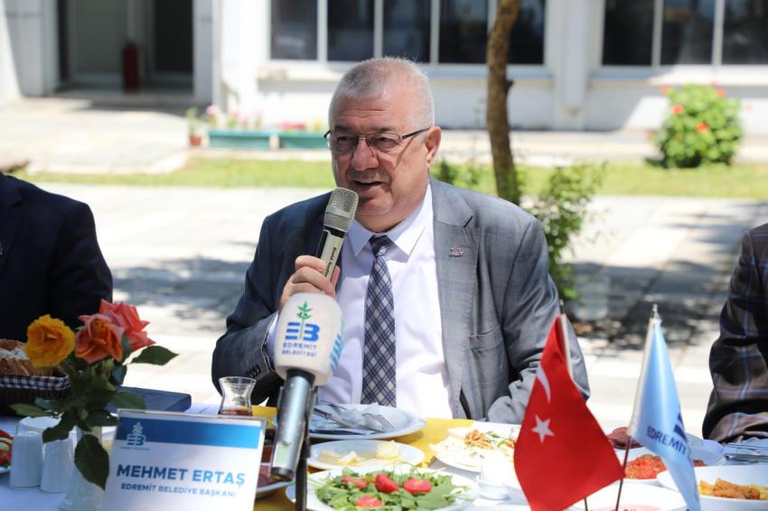 EDREMİT BELEDİYE BAŞKANI MEHMET ERTAŞ BİR YILI BASINLA DEĞERLENDİRDİ