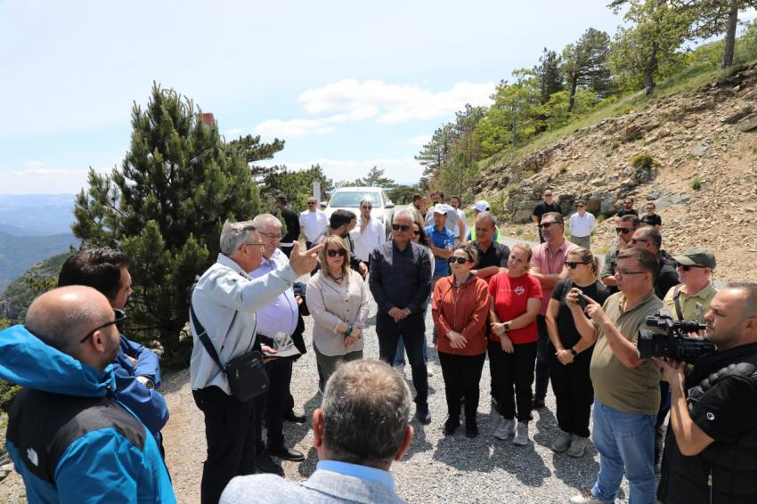 EDREMİT BELEDİYESİ’NDEN KAZDAĞLARI ZİRVESİNDE ÇEVRE TEMİZLİĞİ