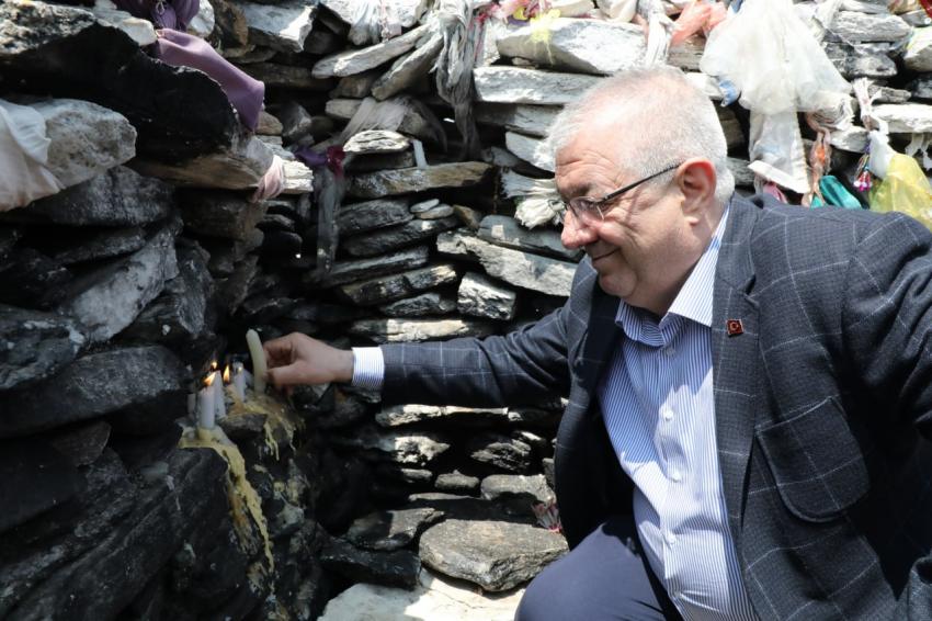 EDREMİT BELEDİYESİ’NDEN KAZDAĞLARI ZİRVESİNDE ÇEVRE TEMİZLİĞİ