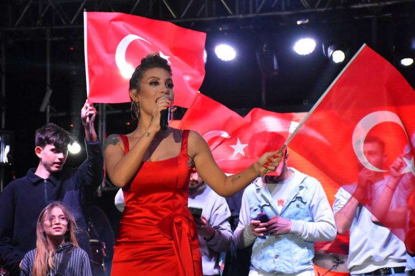 EDREMIT’TE COŞKULU 19 MAYIS KUTLAMASI