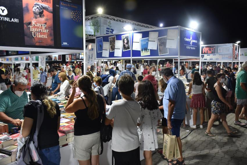 5. EDREMİT KİTAP FUARI CUMARTESİ BAŞLIYOR!