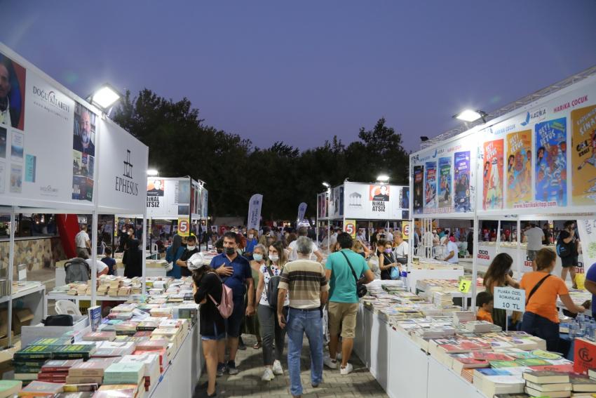 5. EDREMİT KİTAP FUARI CUMARTESİ BAŞLIYOR!