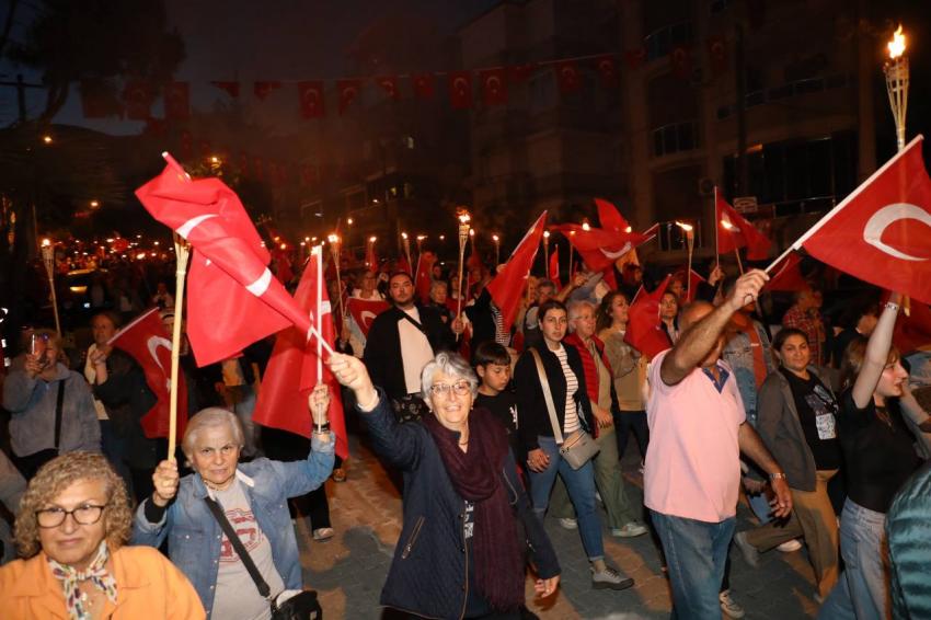 FENER ALAYI VE HANDE ÜNSAL KONSERİNE YOĞUN İLGİ