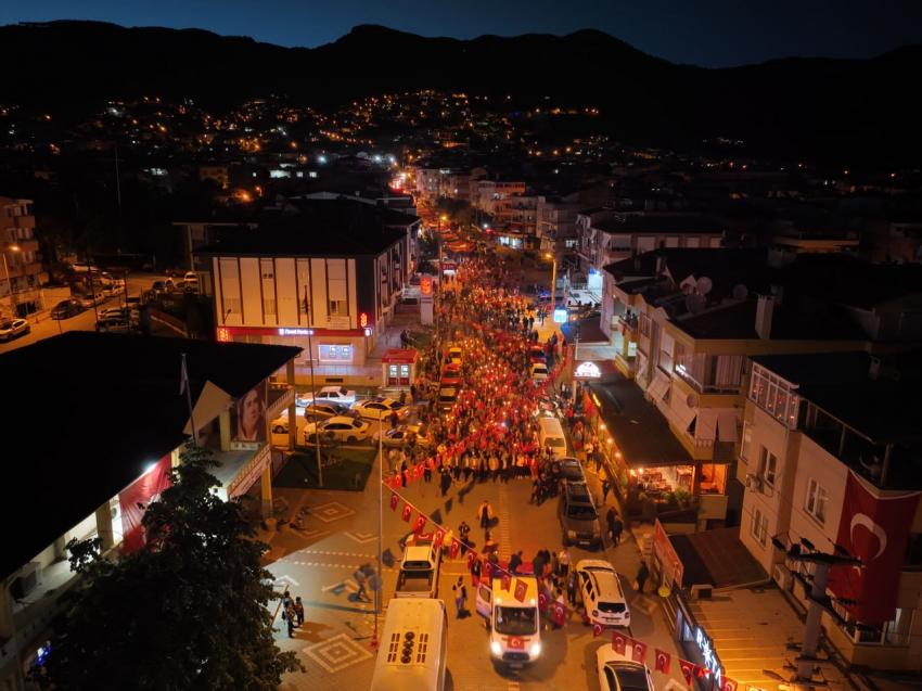 FENER ALAYI VE HANDE ÜNSAL KONSERİNE YOĞUN İLGİ