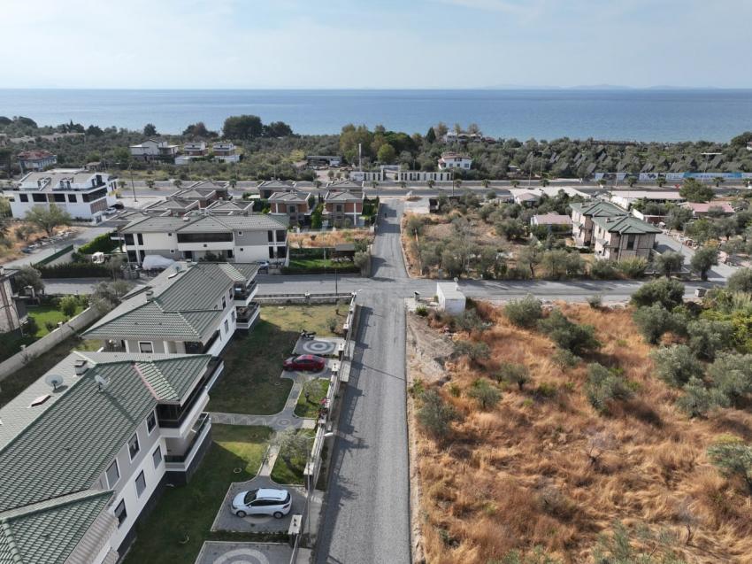 EDREMİT’TE YOL ÇALIŞMALARINA HIZ VERİLDİ