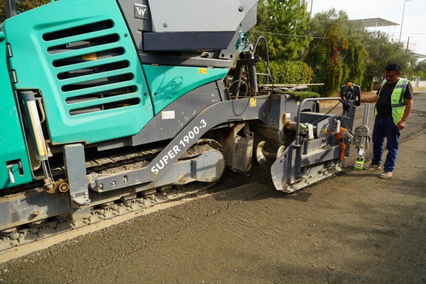 EDREMİT’TE YOL ÇALIŞMALARINA HIZ VERİLDİ