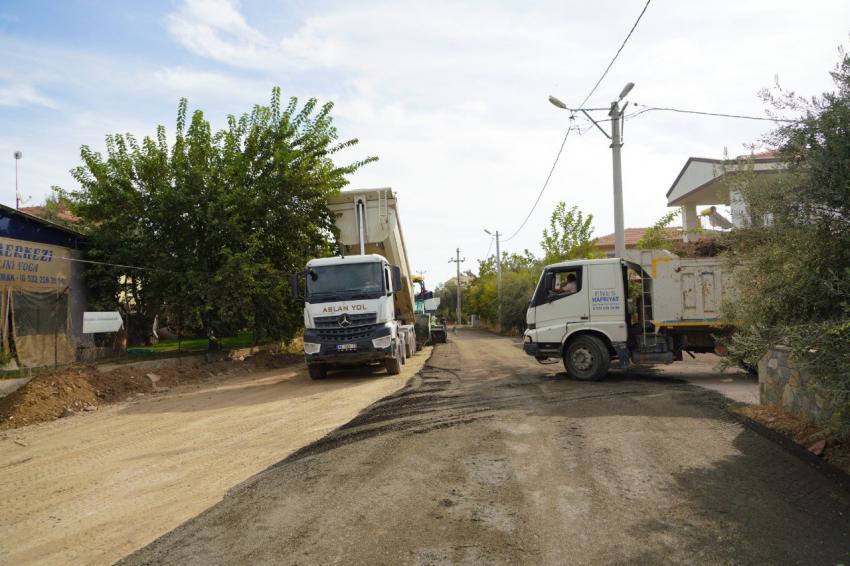 EDREMİT’TE YOL ÇALIŞMALARINA HIZ VERİLDİ