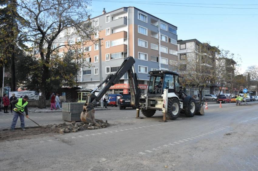 EDREMİT BELEDİYESİ YOL SEFERBERLİĞİ BAŞLATTI