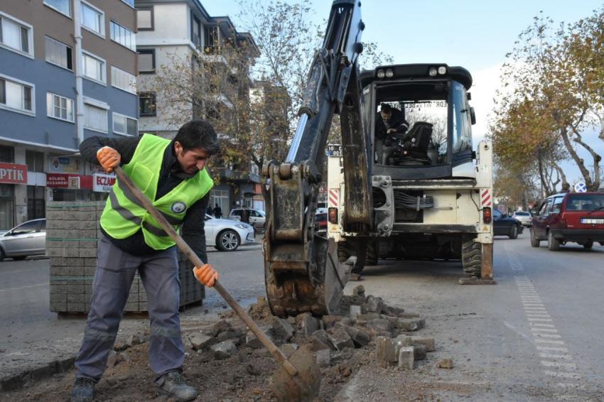 EDREMİT BELEDİYESİ YOL SEFERBERLİĞİ BAŞLATTI