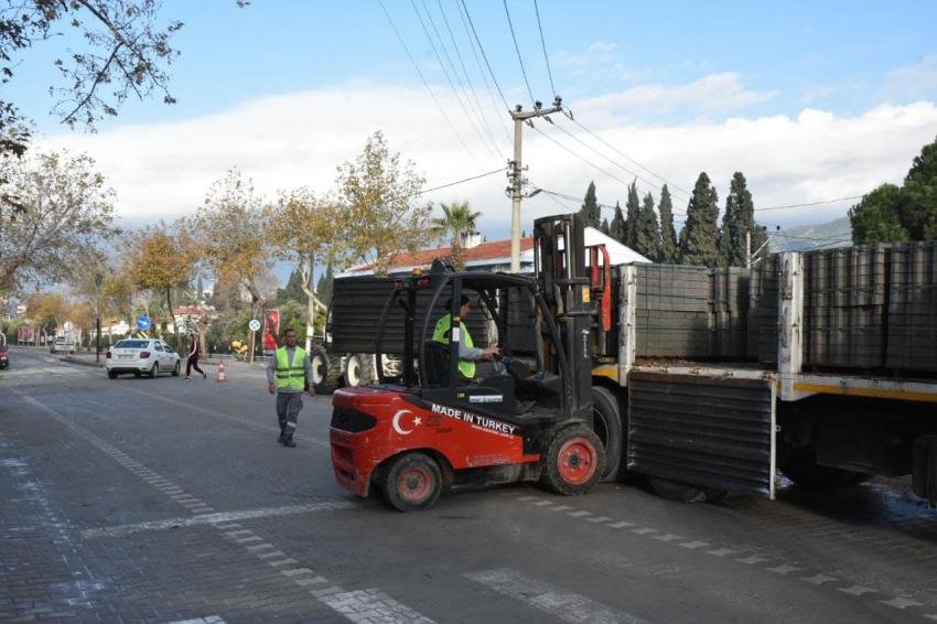 EDREMİT BELEDİYESİ YOL SEFERBERLİĞİ BAŞLATTI