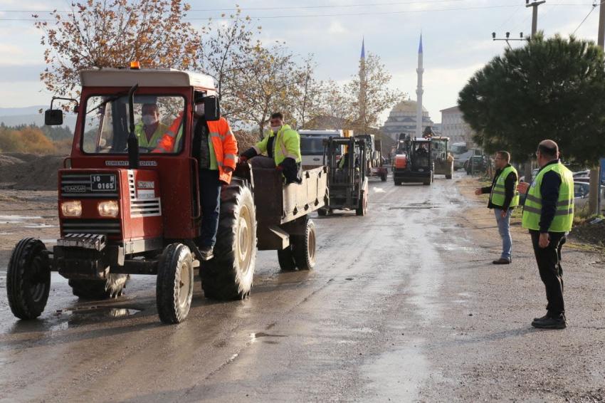 EDREMİT BELEDİYESİ YOL SEFERBERLİĞİ BAŞLATTI