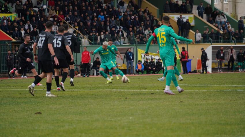 EDREMİTSPOR LİDERİ EVİNDE 1-0 MAĞLUP ETTİ