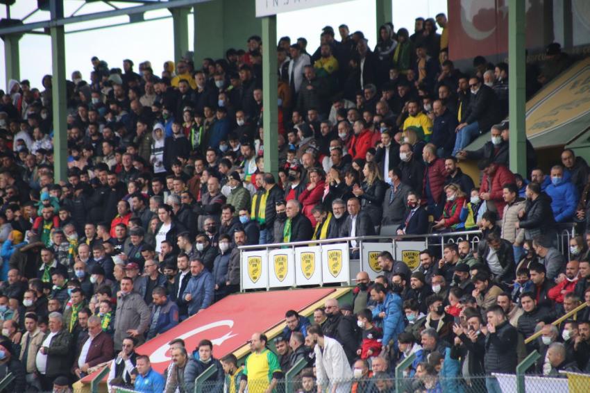 EDREMİTSPOR ŞAMPİYONLUĞA KOŞUYOR