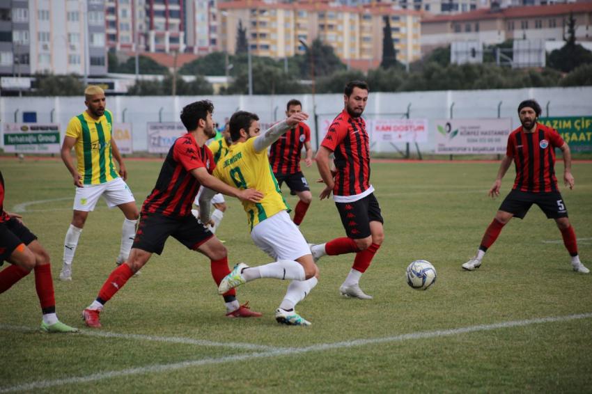 EDREMİTSPOR ŞAMPİYONLUĞA KOŞUYOR