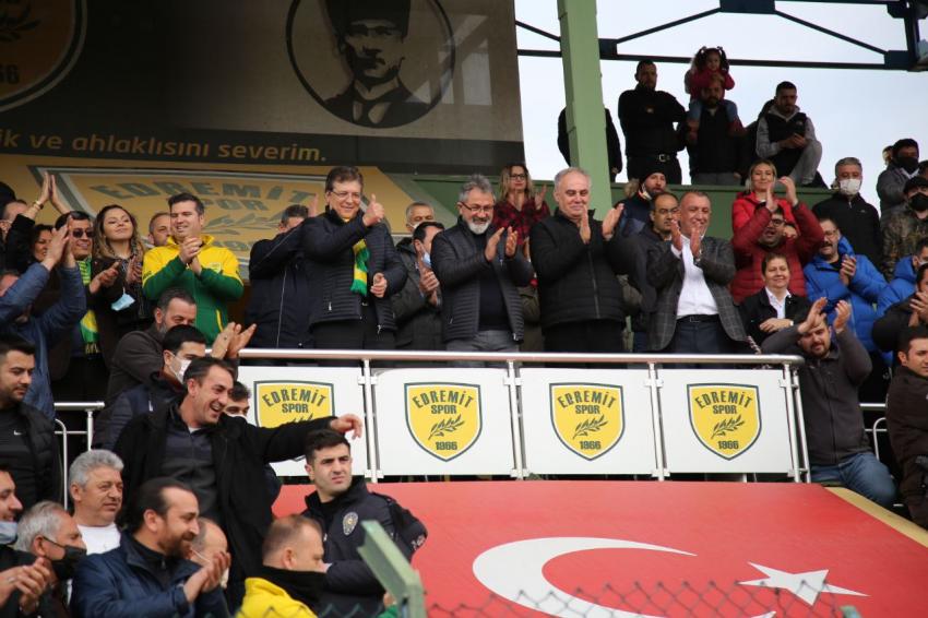 EDREMİTSPOR ŞAMPİYONLUĞA KOŞUYOR