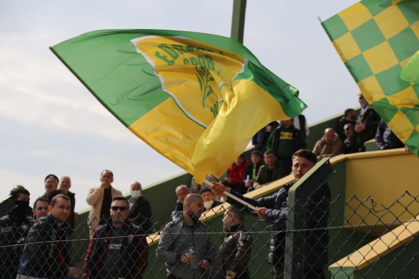 EDREMİTSPOR ŞAMPİYONLUĞA KOŞUYOR