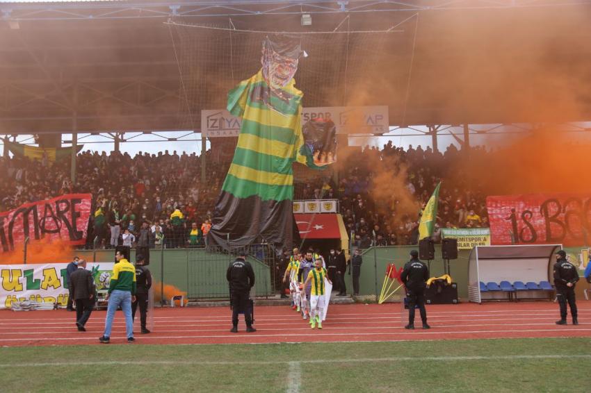 EDREMİTSPOR ŞAMPİYONLUĞA KOŞUYOR