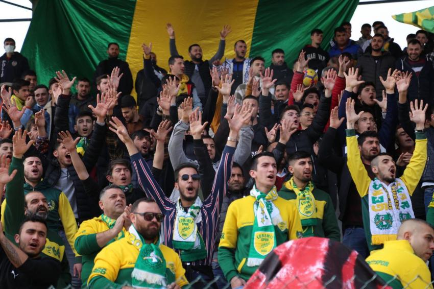 EDREMİTSPOR ŞAMPİYONLUĞA KOŞUYOR