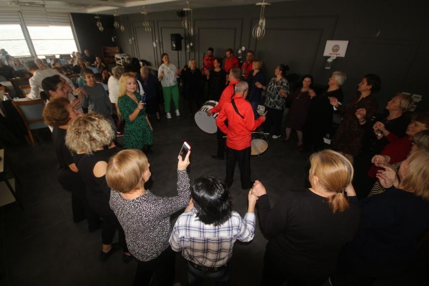 EGEMAKGÖÇ;TEN ÇOŞKULU KAHVALTI