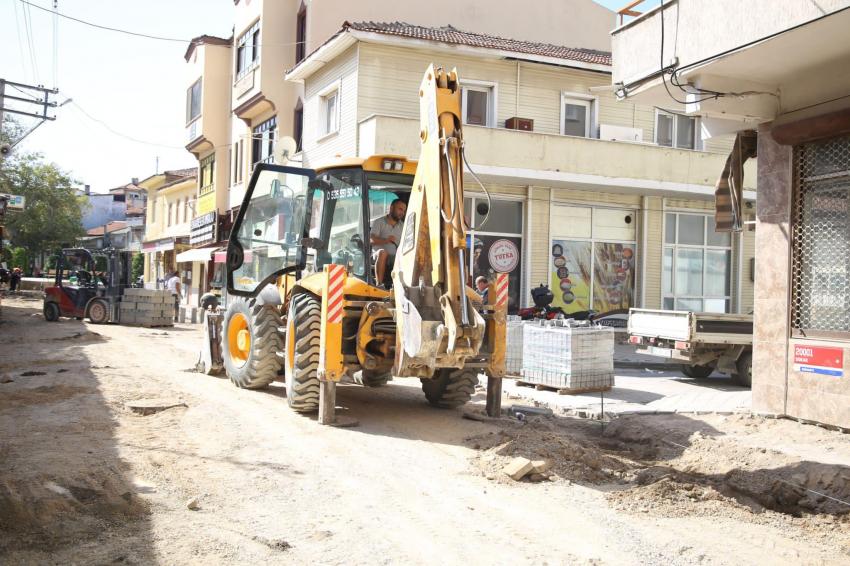 BURHANİYE BELEDİYESİ FEN İŞLERİ MÜDÜRLÜĞÜ EKİPLERİ ARALIKSIZ ÇALIŞMAYA DEVAM EDİYOR