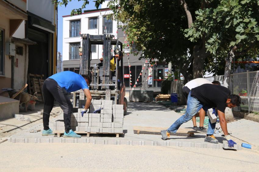 BURHANİYE BELEDİYESİ FEN İŞLERİ MÜDÜRLÜĞÜ EKİPLERİ ARALIKSIZ ÇALIŞMAYA DEVAM EDİYOR