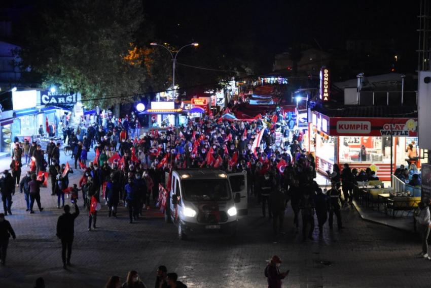 EDREMİT’TE CUMHURİYET KONSERİ