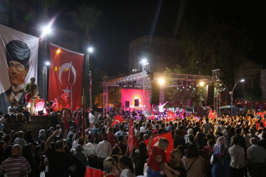 EDREMIT’TE 100. YIL FENER ALAYI