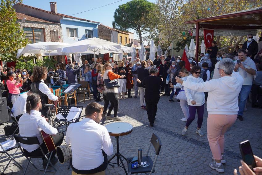 FESTİVALE RENK KATANLAR