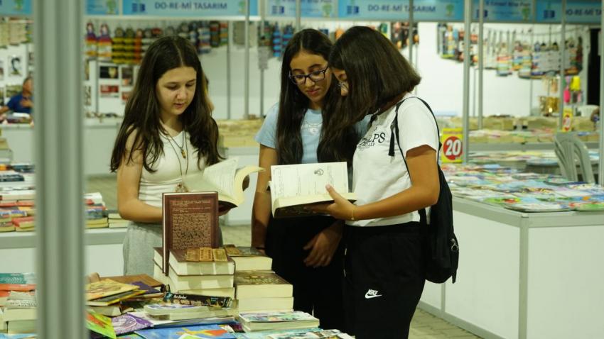EDREMIT KITAP FUARI’NDA ALTINCI GÜN GERIDE KALDI