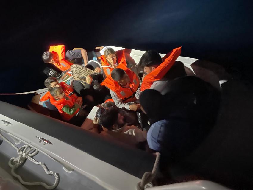 EDREMİT’TE 3’Ü ÇOCUK 11 DÜZENSİZ GÖÇMEN YAKALANDI