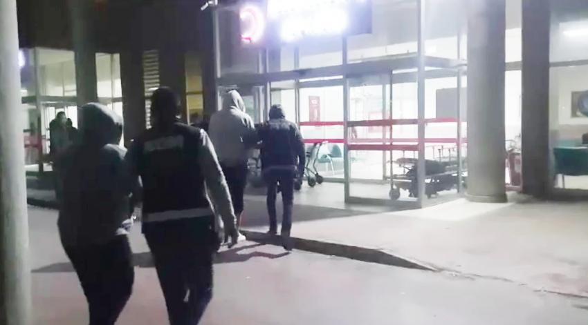 Ayvalık’ta 18 göçmen ve 3 Iraklı organizatör polisten kaçamadı