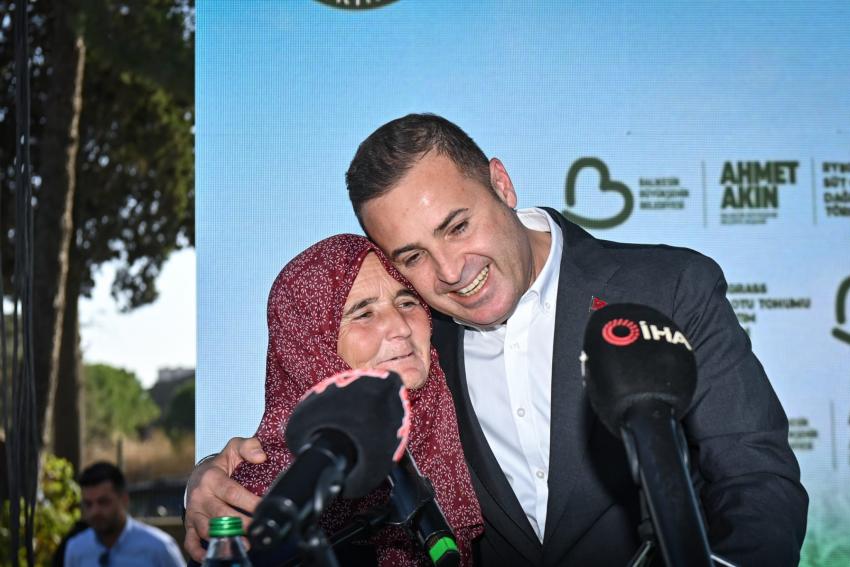 Gönenli 500 çiftçiye süt otu tohumu dağıtıldı